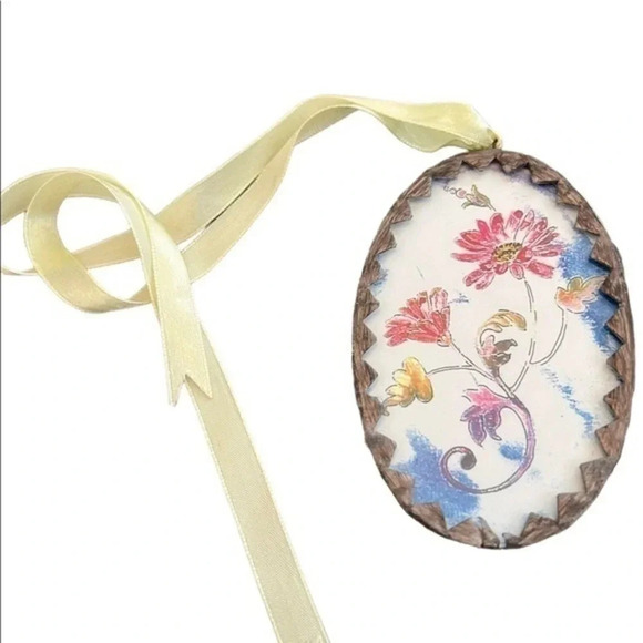 Find Your Own Voice Shabby Chic Glass Wall Hanging - Picture 3 of 3